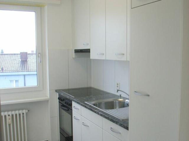 helle und sonnige 2 Zimmerwohnung mit Balkon und schöner Aussicht