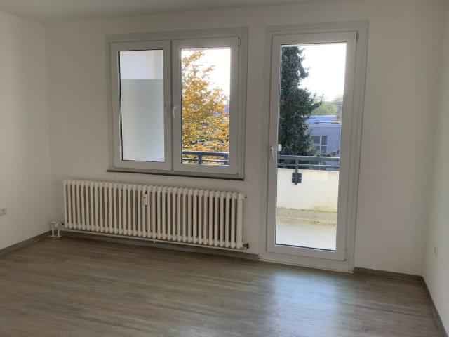 Helle und sanierte 3 Zimmer Wohnung mit Einbauküche in Baumheide