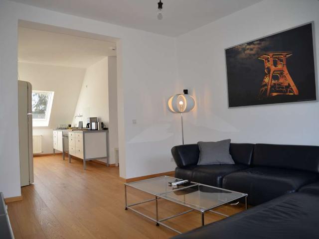 Helle und stylisch möblierte Wohnung, nähe Klinikum / Messe / City