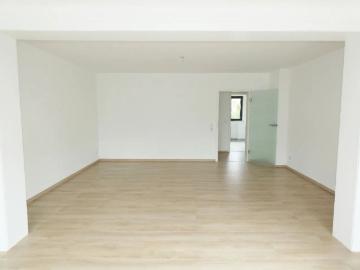 Helle und renovierte 2 Zimmer Erdgeschoss Wohnung mit Terrasse in ruhiger Lage!