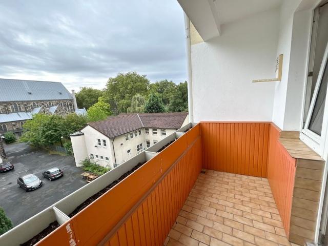 Helle und renovierte 3,5 Zimmerwohnung im Dortmunder Hafenviertel