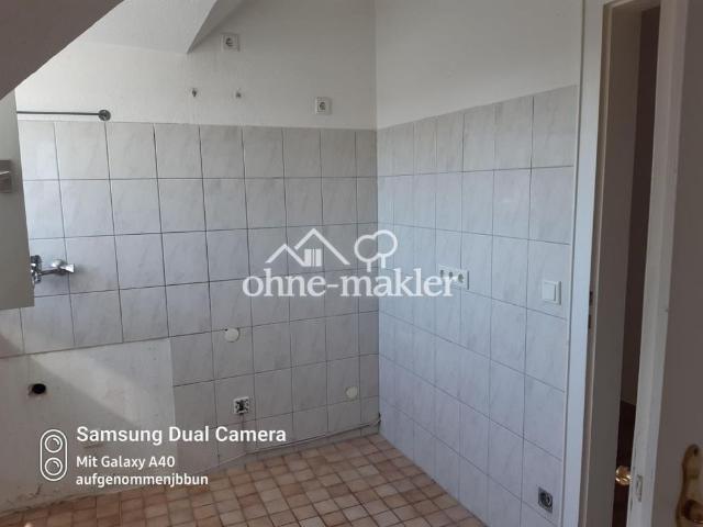 Helle und ruhige Dachgeschoß Wohnung ohne Makler Provision