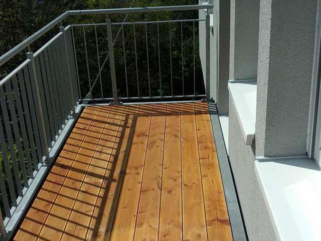 Helle und ruhige 3 Zimmer W mit gehobener Innenausstattung mit EBK, Fußbodenheizung, Südbalkon