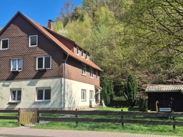 Helle Vierzimmerwohnung im Dachgeschoss eines Dreifamilienhauses in Wieda zu vermieten