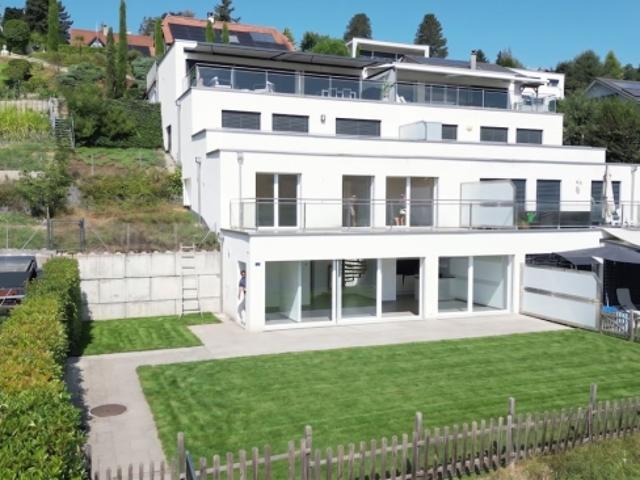 Helle Villa mit privatem Garten