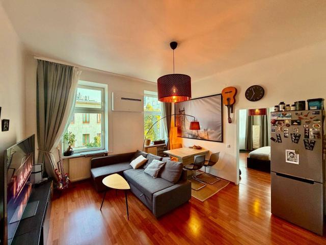 Helle voll möblierte 3 Zimmer Eckwohnung mit Klimaanlage, Lift und hochwertiger Ausstattung