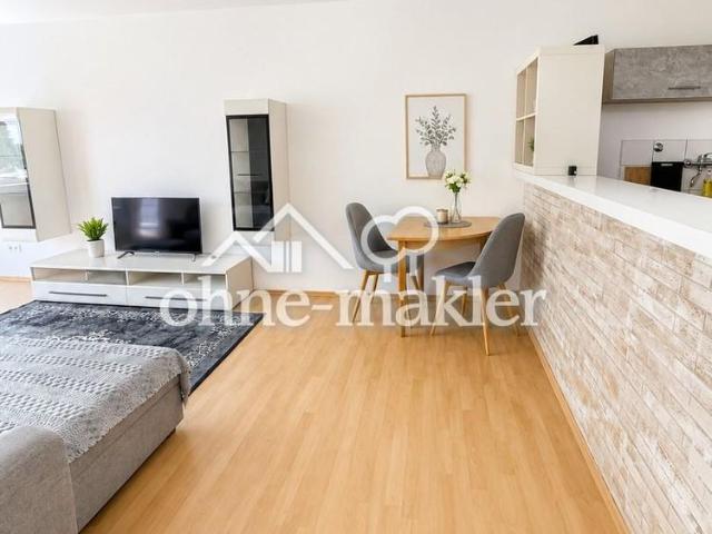 Helle, VOLLMÖBLIERTE 2,5 Zimmer Wohnung mit KÜCHE und Balkon