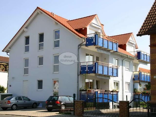 Helle, vollständig renovierte 3 Zimmer Wohnung mit Südbalkon und neuer Einbauküche