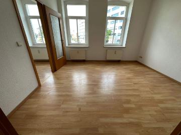Helle Whg. im 1. OG / Laminat / Bad mit Dusche / u.v.m