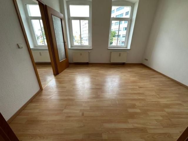 Helle Whg. im 1. OG / Laminat / Bad mit Dusche / u.v.m