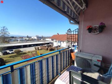 Helle Wohlfühloase mit sonnigem Balkon in schöner ländlicher Lage!