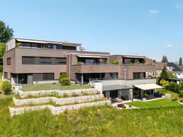 Helle Wohlfühloase über der Stadt mit traumhafter Terrassenwohnung Atmosphäre