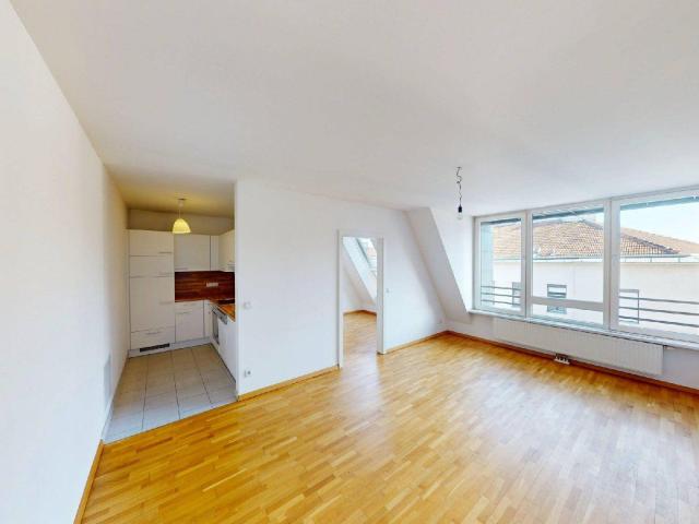 Helle Wohlfühlwohnung im Dachgeschoß Donaukanal und Prater in der Nähe