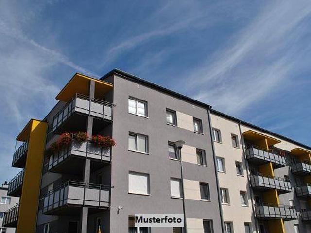 Helle Wohnung mit 3 Schlafzimmern und Loggia