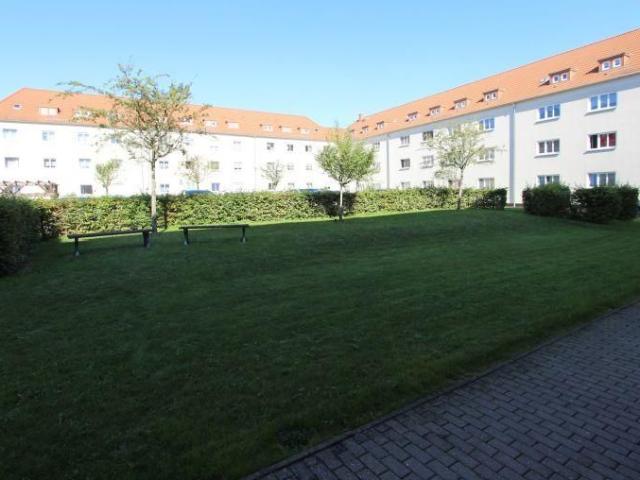 Helle Wohnung mit Tageslichtbad und Küche für Paare