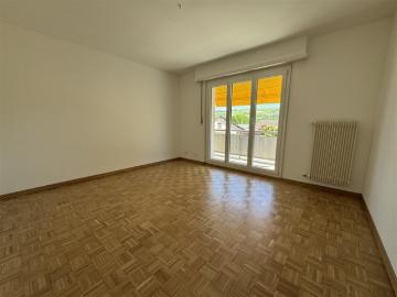 Helle Wohnung mit Balkon