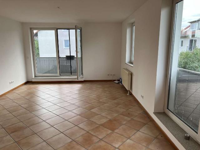 Helle Wohnung mit Balkon