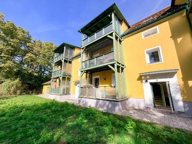 Helle Wohnung mit Balkon in Großmürbisch!