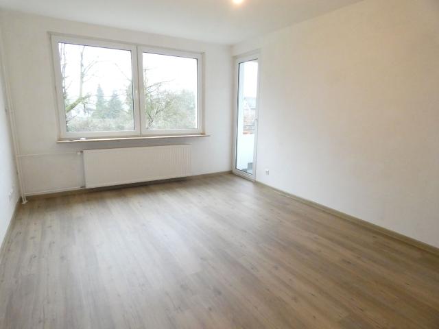 Helle Wohnung mit großem Balkon