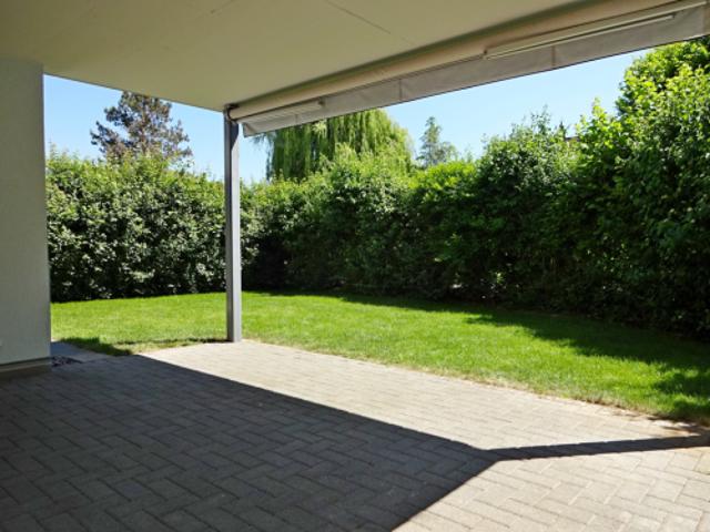Helle Wohnung mit grosszügigem Gartensitzplatz in 5443 Niederrohrdorf