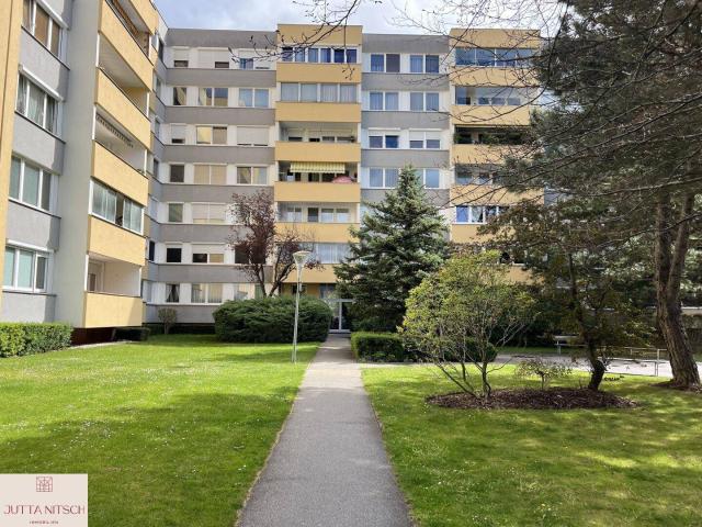 Helle Wohnung mit Loggia Baden bei Pädagogischer Hochschule