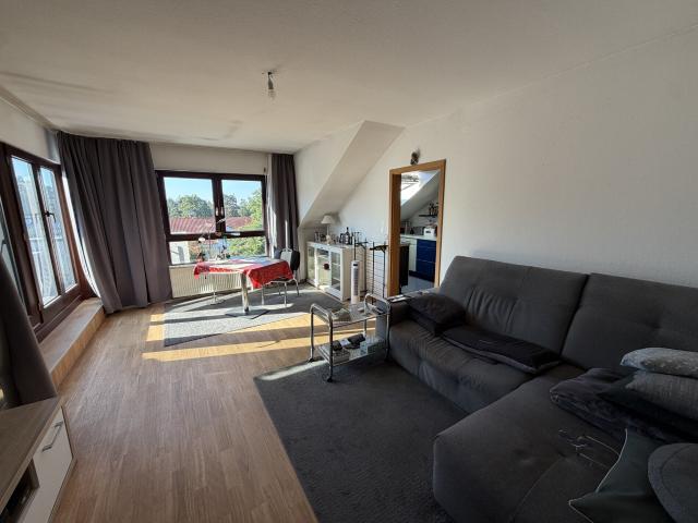 Helle Wohnung mit Loggia und Tiefgaragenstellplatz