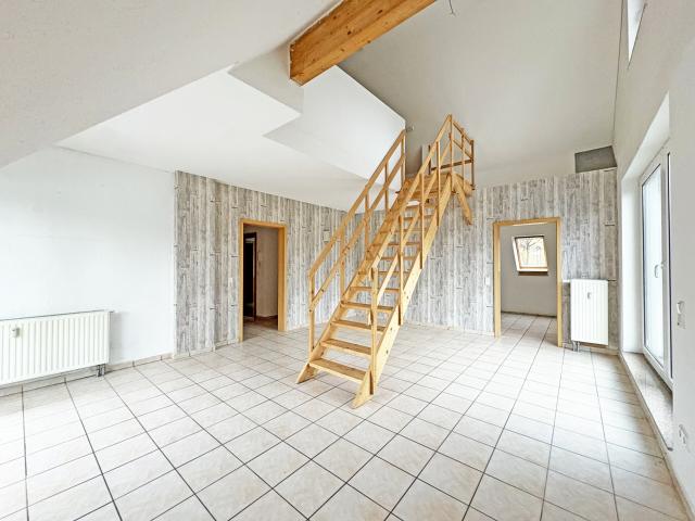 Helle Wohnung mit riesiger Dachterrasse!