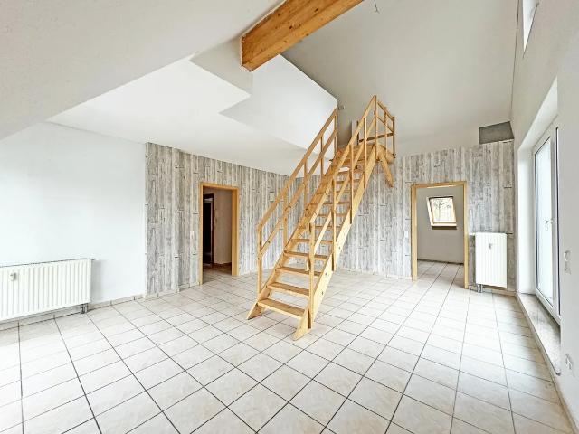 Helle Wohnung mit riesiger Dachterrasse!