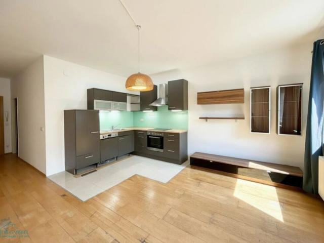 HELLE WOHNUNG NAHE DEM BRUNNENMARKT