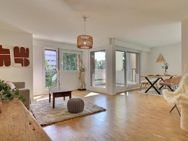 Helle Wohnung auf der 3 Etage mit Balkon