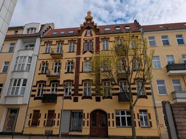 Helle Wohnung am Bf. Lichtenberg zu verkaufen