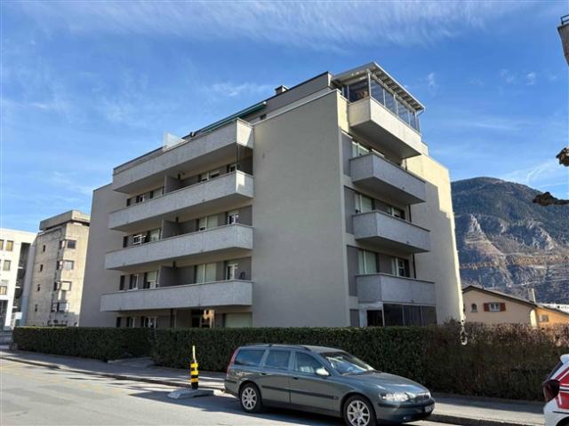 Zum Verkauf stehende, helle 4,5 Zimmer Wohnung in Sierre