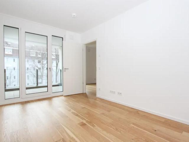 Helle Wohnung, 2 Zimmer mit Loggia