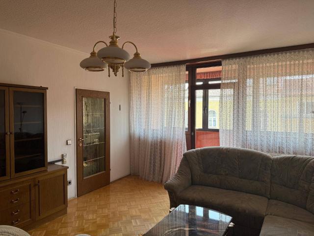 Helle zentral gelegene 69m² Wohnung mit Schlossbergblick