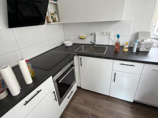 Helle, zentrale Wohnung in Düsseldorf ab Dezember