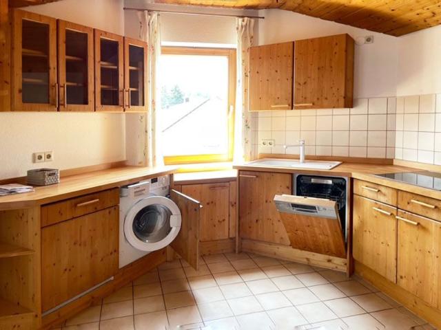 Helle Zwei Zimmer Wohnung mit Kfz Stellplatz