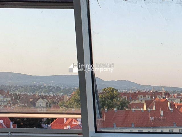 Helle Altbauwohnung mit Balkon, Lift und traumhaftem Fernblick – nur €240.000