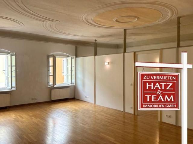Helle Altbauwohnung mit Charakter mitten in der Altstadt!