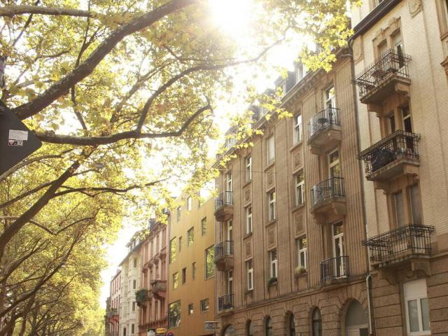 Helle Altbau Eigentumswohnung? ?hervorragende Lage, 3 Zimmer