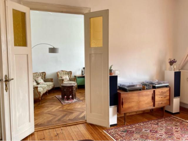 Helle Altbau Wohnung 3 Minuten von S/U Frankfurter Allee
