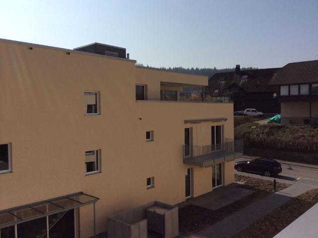 helle Attikawohnung an zentraler Lage in Roggwil