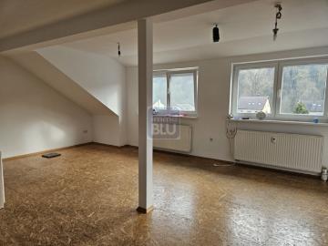 Helle, attraktive 3 Zi DG Wgh in Weingarten mit Kelleranteil und Stellplatz!