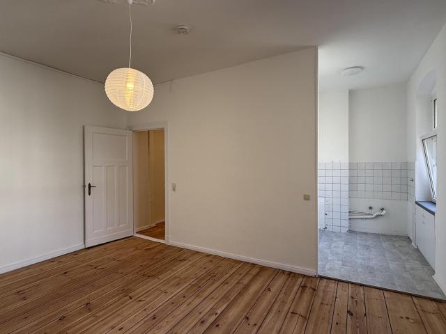 Helle bezugsfreie 1 Zimmer Altbauwohnung in der Nähe vom Schlosse Charlottenburg provisionsfrei