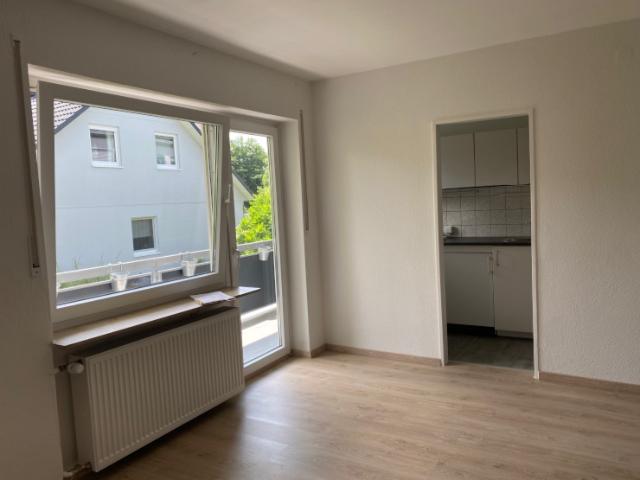 helle ca. 34 qm große, 1 Zimmer – Wohnung, liegt im Hochparterre einer gepflegten Wohnanlage in Frankfurt Nieder Eschbach