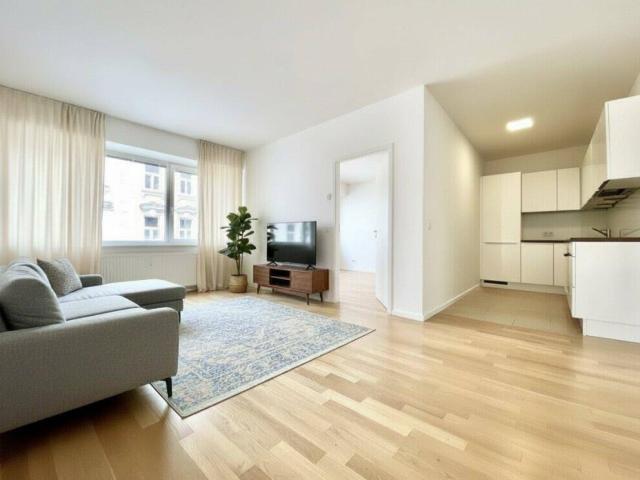 HELLE CITYWOHNUNG NÄHE SCHLOSS BELVEDERE