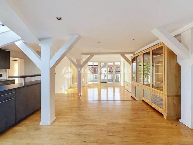 Helle Dachgeschosswohnung mit 2 Terrassen in bester Lage nahe Kurfürstendamm 3,5 Zimmer