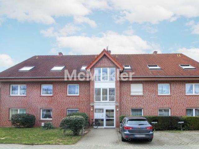 Helle Dachgeschosswohnung mit Balkon und Stellplatz in ruhiger Sackgassenlage