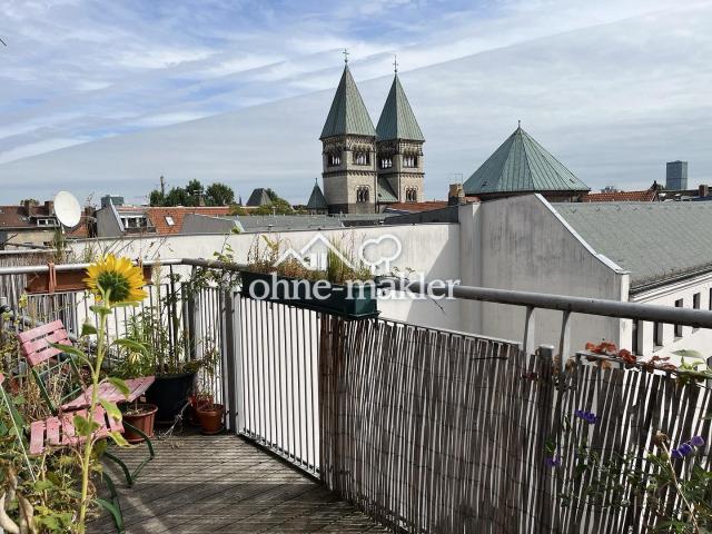 Helle Dachgeschosswohnung mit Dachterrasse mitten in Kreuzberg
