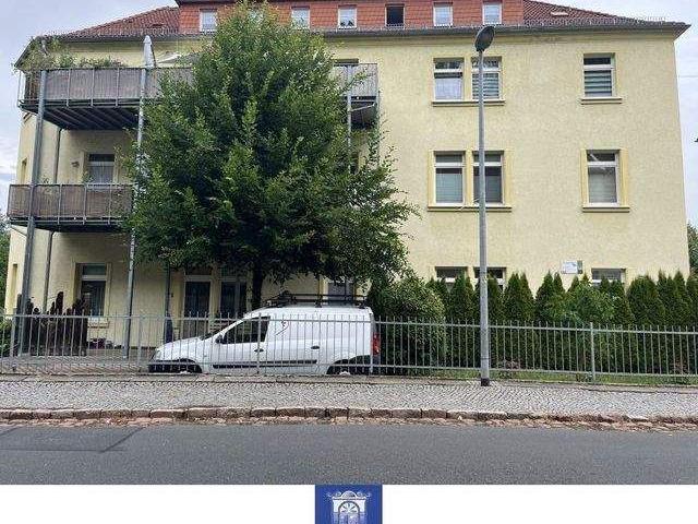 Helle Dachgeschosswohnung mit EBK!