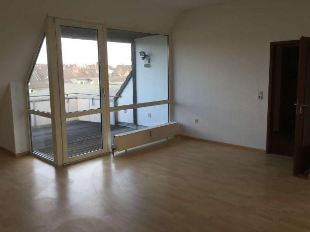 Helle Dachgeschosswohnung mit grosser Dachterrasse